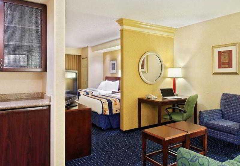Springhill Suites Detroit Саутфілд Номер фото