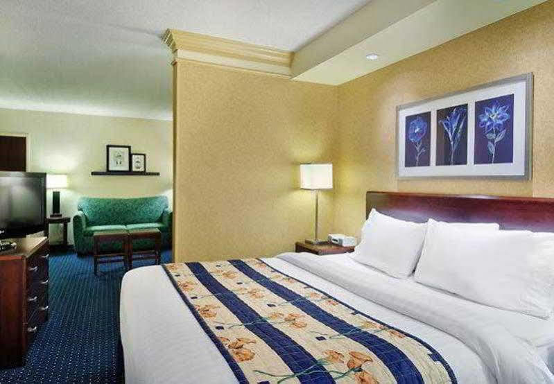 Springhill Suites Detroit Саутфілд Екстер'єр фото
